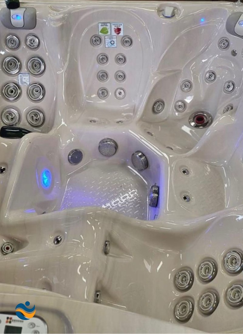 Jacuzzi Ocean Spa 11